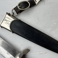 Dague modèle 1933, modèle léger, et bélières.