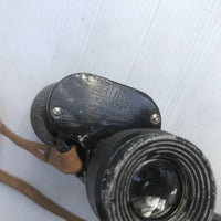 Paire de jumelles modèle 1935, 8x30, et étui en cuir marron