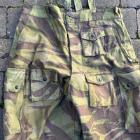 Pantalon de saut camouflé Parachutiste TAP 4752 et bretelles toile