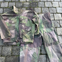 Veste et pantalon camouflés 'Peau de saucisson'