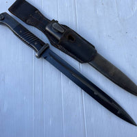 WH Baïonnette 84/98 Plaquettes Bakélite et gousset cuir noir