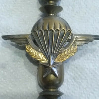Lot Insignes Brevet Parachutiste sur quille et gourmette 1948 DRAGO