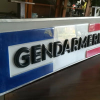 Enseigne lumineuse vintage gendarmerie