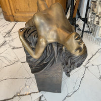 Joli Bronze Femme , Signé A j John
