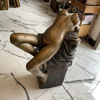 Joli Bronze Femme , Signé A j John