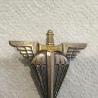 Lot Insignes Brevet Parachutiste sur quille et gourmette 1948 DRAGO