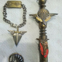 Lot Insignes Brevet Parachutiste sur quille et gourmette 1948 DRAGO