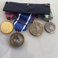 Lot Insignes Et Médaille Militaire
