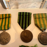 Lot de 6 médailles militaires Décorations Ordre République Française