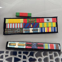 Lot Insignes Et Médaille Militaire
