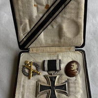 Coffret premium — Croix de Fer 1914 & insigne d'artillerie allemande