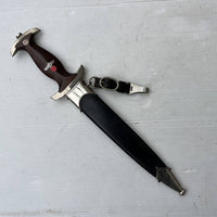 Dague modèle 1933, modèle léger, et bélières.
