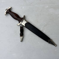 Dague modèle 1933, modèle léger, et bélières.
