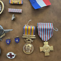 Lot Médailles Militaire ancienne , Légion D’honneur Émaillée 1939