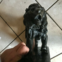 Antoine Louis Barye  (1796-1875)  Bronze  " Lion" Signé