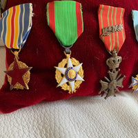 Coussin D'Un Officier Rempli De Médailles Militaire Ww1 1914-1918
