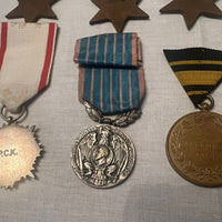 Lot de 10 Médailles Ordres Décorations Militaires Divers Pays