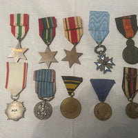 Lot de 10 Médailles Ordres Décorations Militaires Divers Pays
